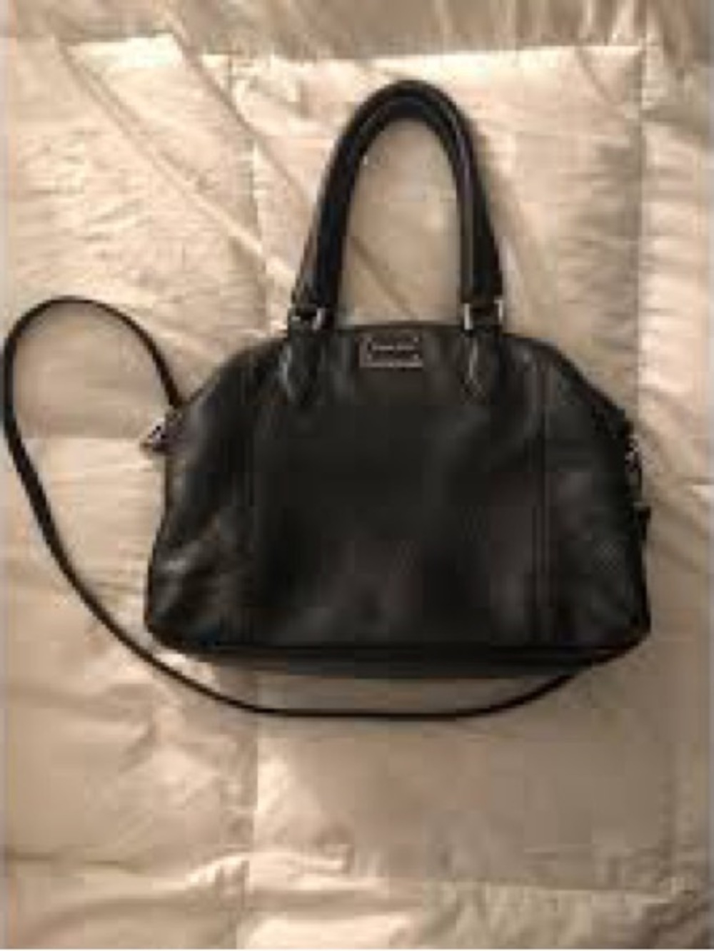 ♠️5/$25♠️Roots-Vintage Leather Crossbody Bag- imperfection in photo 3